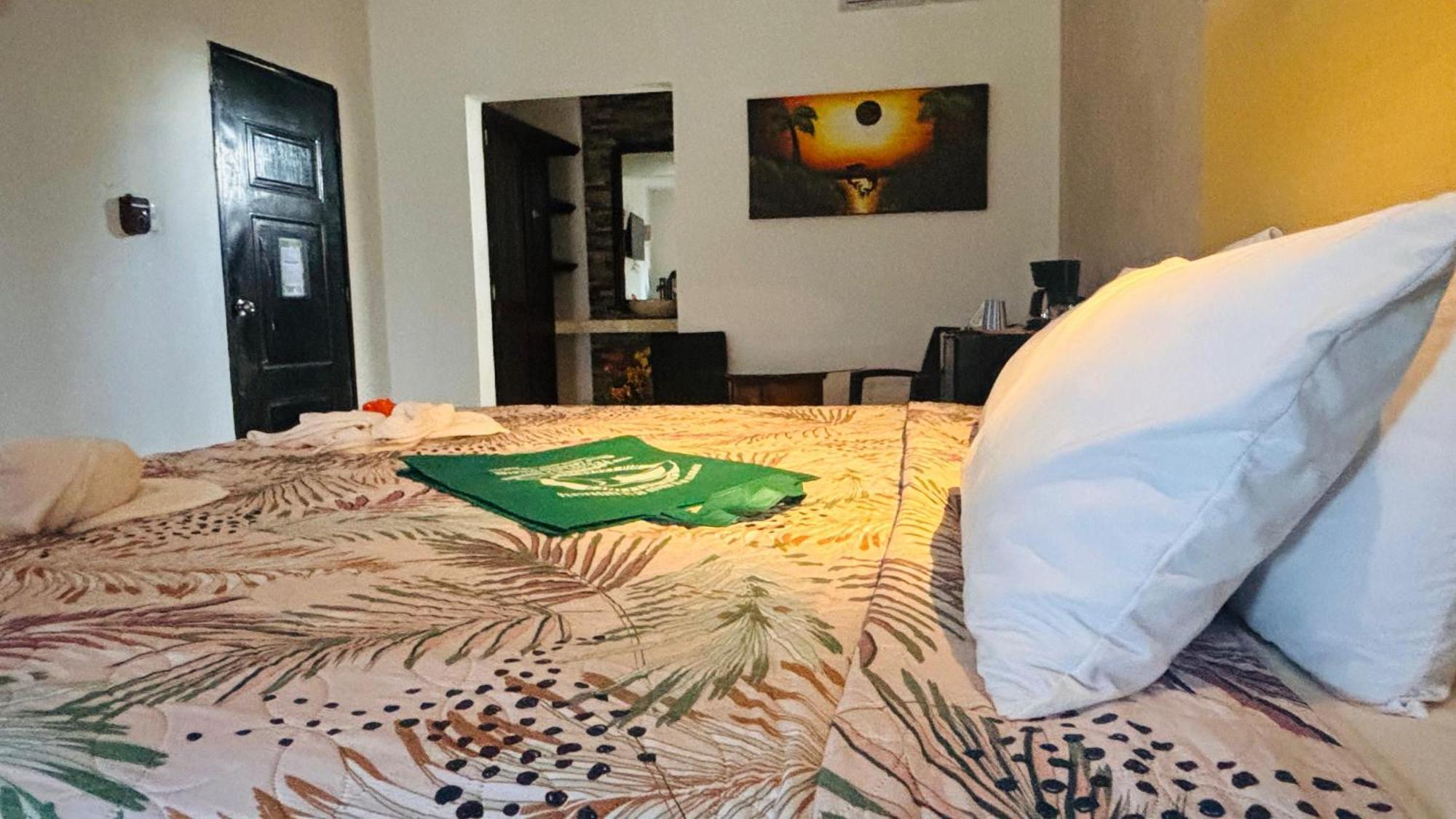 Casa Delfines Rio Lagartos Otel Dış mekan fotoğraf